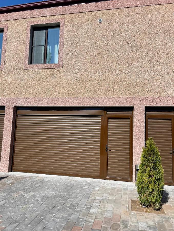Hayots Ojakh Sewan Exterior foto